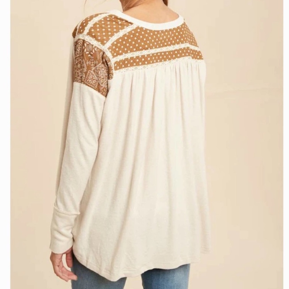 In Loom branded button front pullover top. Women's size small - Picture 5 of 11